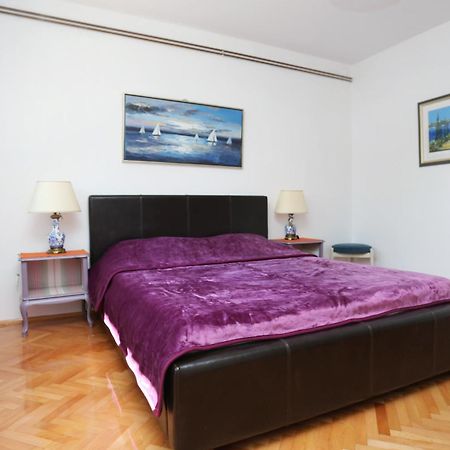 Apartments By The Sea Stanici, Omis - 1031 Tice Rom bilde