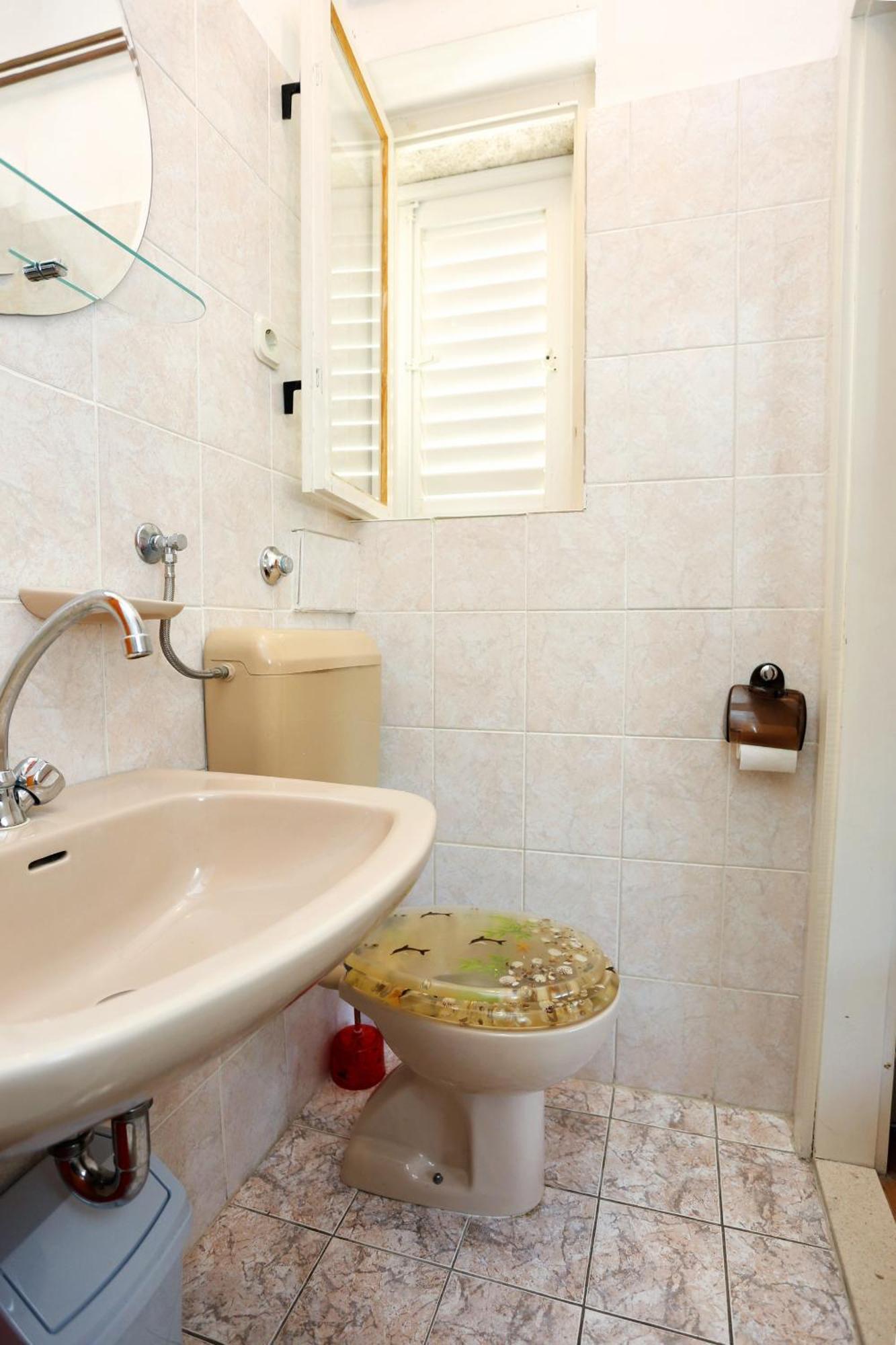 Apartments By The Sea Stanici, Omis - 1031 Tice Rom bilde