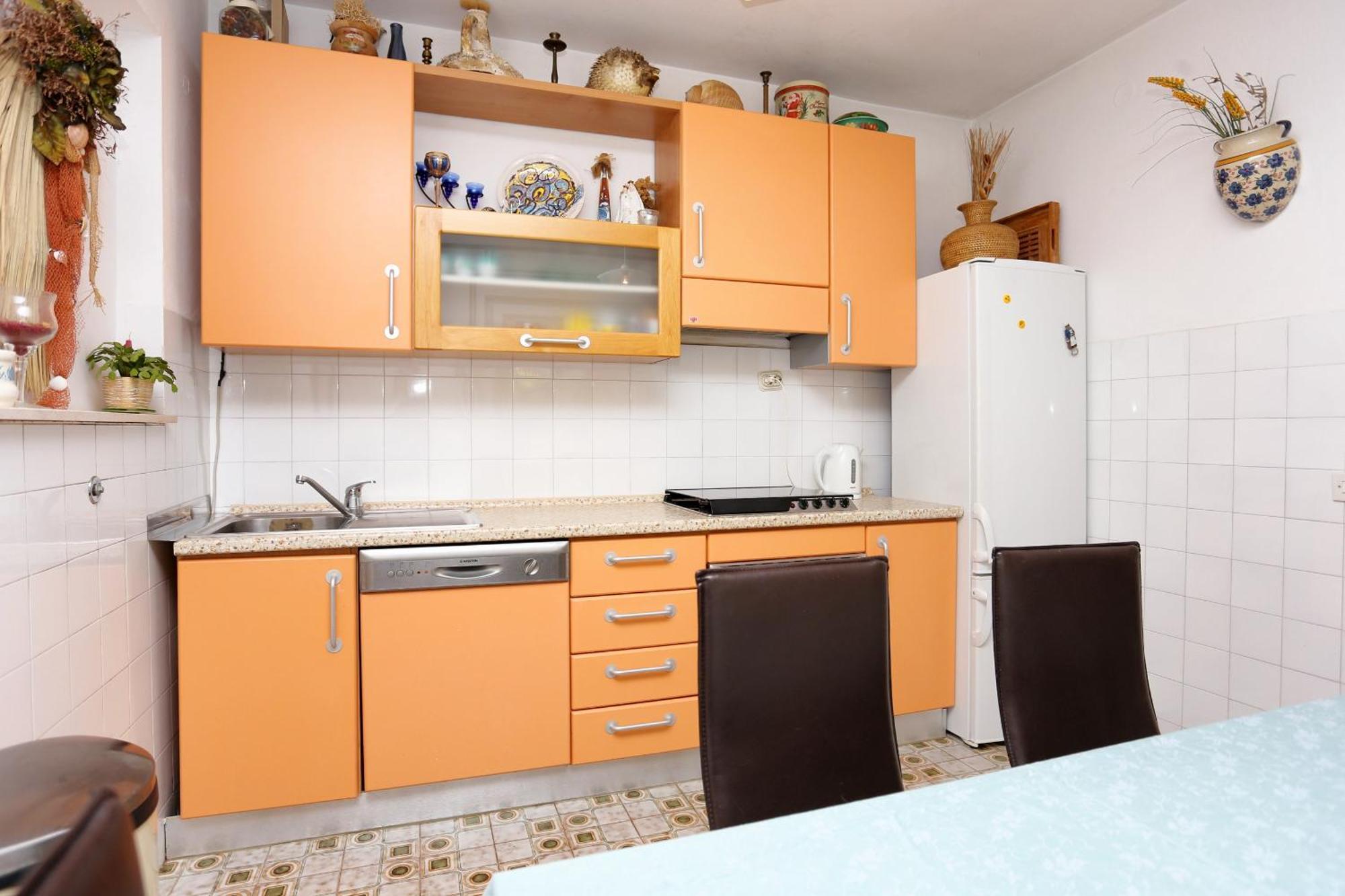 Apartments By The Sea Stanici, Omis - 1031 Tice Rom bilde